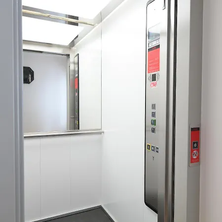 Schiefe Haus Festspiele