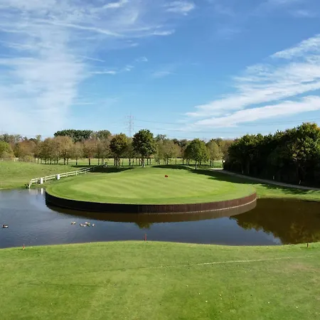 Schiefe Haus Festspiele