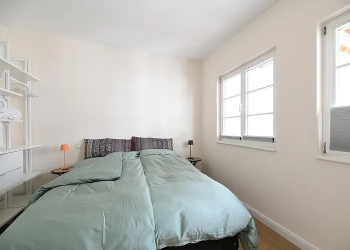 Schiefe Haus Festspiele *